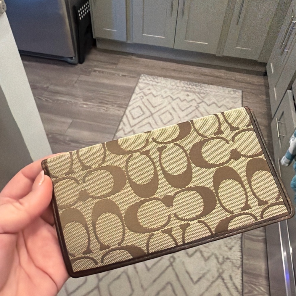 Coach Signature Canvas Slim Checkbook Wallet – Khaki / Brown w/ Pink Interior